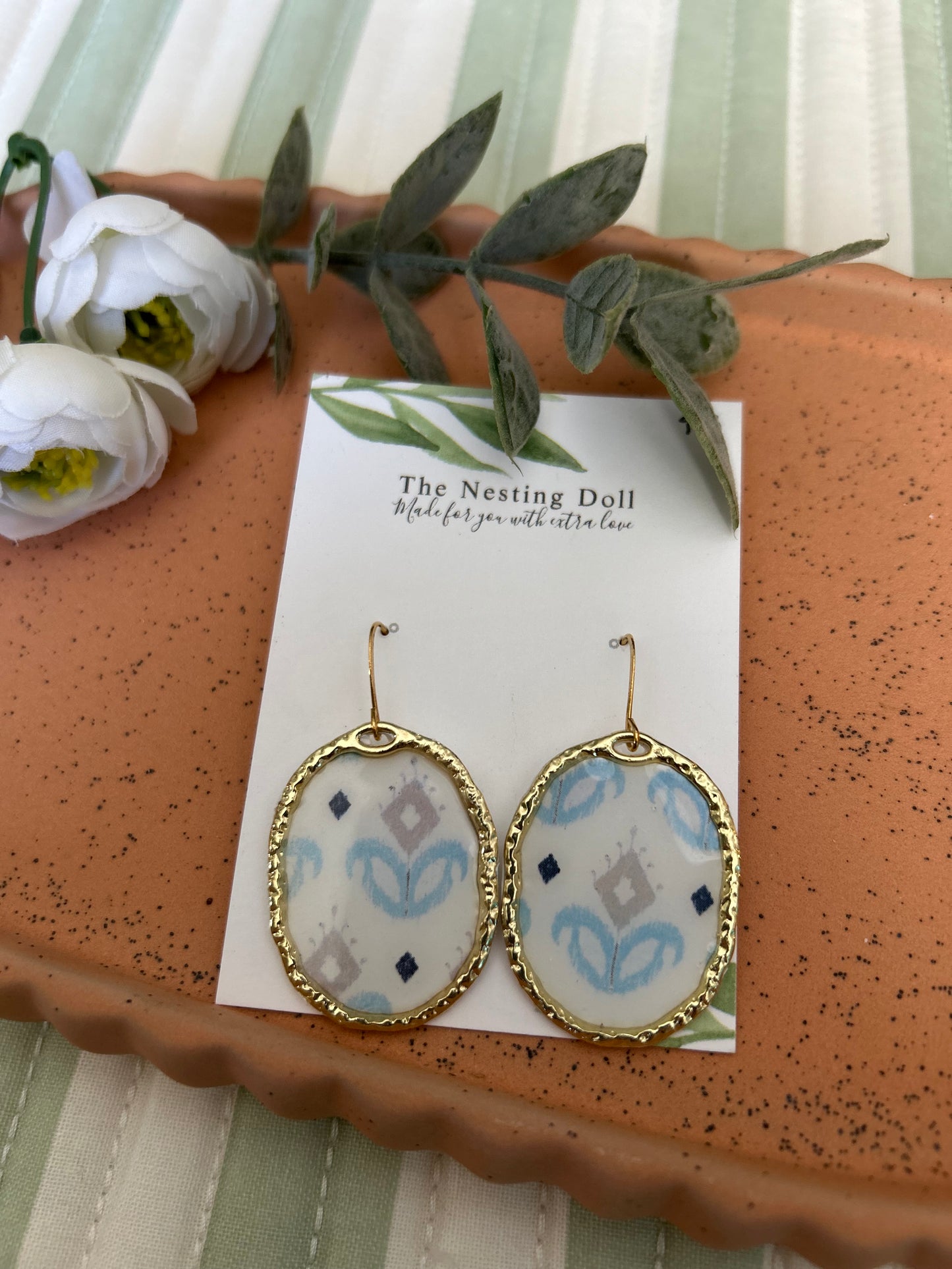 Oval Ikak Dangle