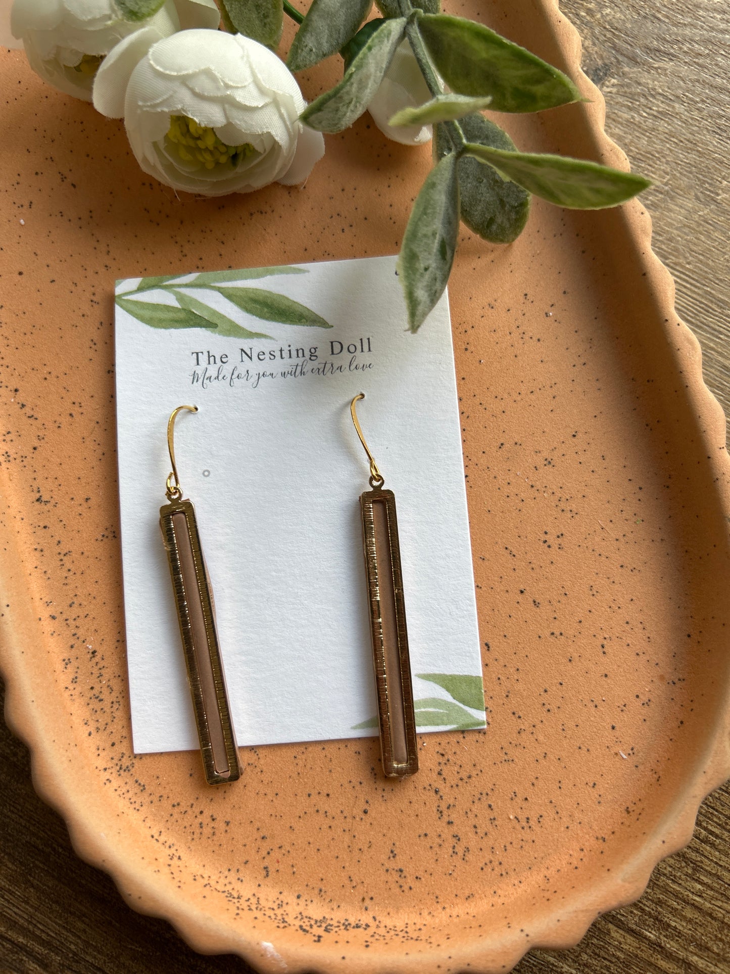 Brown Bar Dangles in Gold