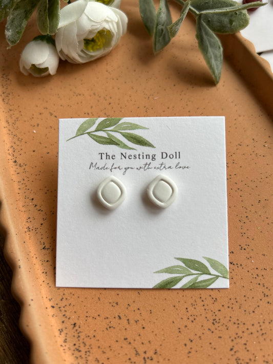 White Rounded Diamond Stud