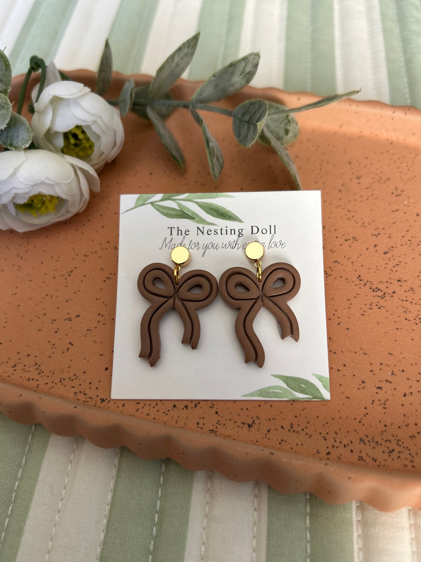 Neutral Bow Dangles