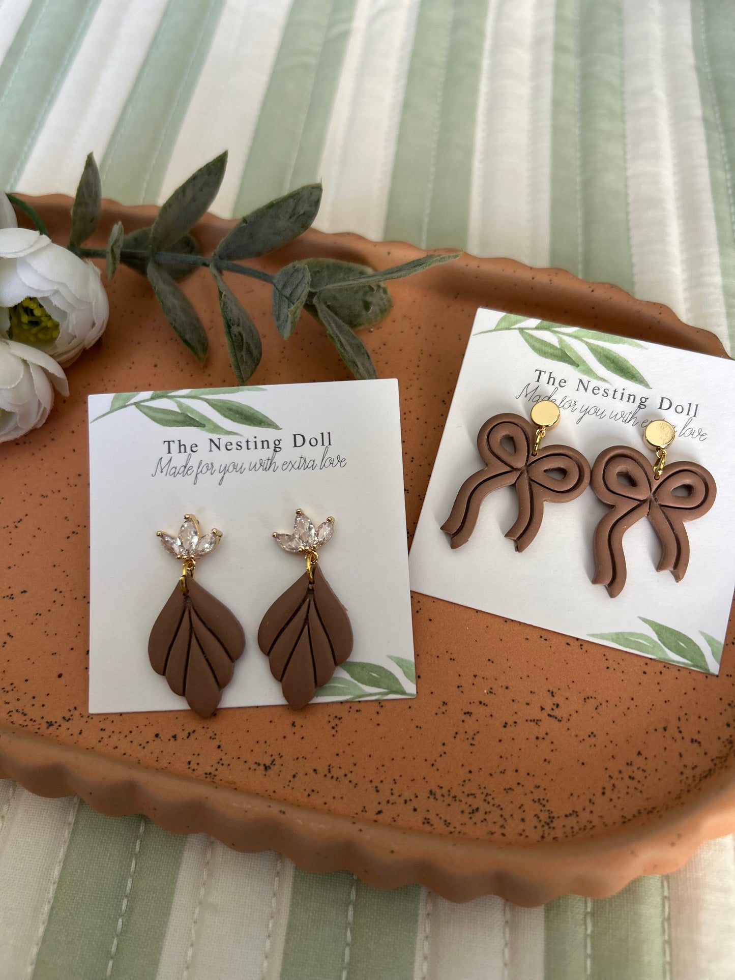 Neutral Bow Dangles