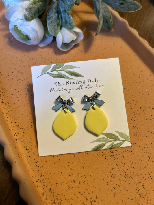 Yellow Bow Dagles